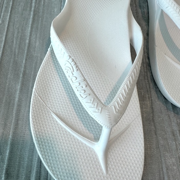 Archies White Sandals Size 6 - Picture 5 of 7